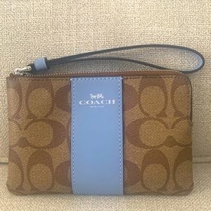 New COACH Corner Zip signature Khaki/marble blue Leather Wristlet